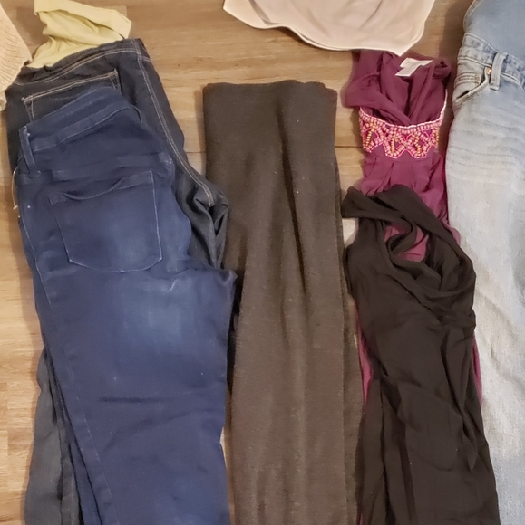 Maternity clothes and fetal dopler - Picture 8 of 10